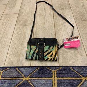 New Pouche “Animale Safari” The Ultimate Crossbody Fashionably Functional  Bag